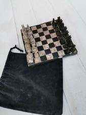 Échiquier en pierre fait main
