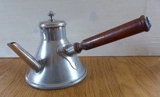 Belle VERSEUSE à CAFE