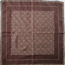 Foulard valentino 100 soie - 100%,
