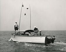 Pêche c. 1950 - Bateau Pêcheurs Moteur Johnson USA - GF 373