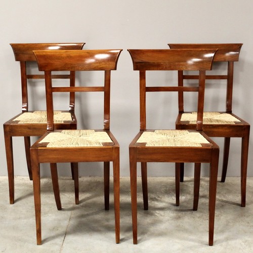 Suite chaises en - chaises, et