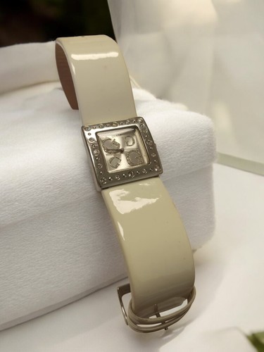 Montre femme rétro - , guess