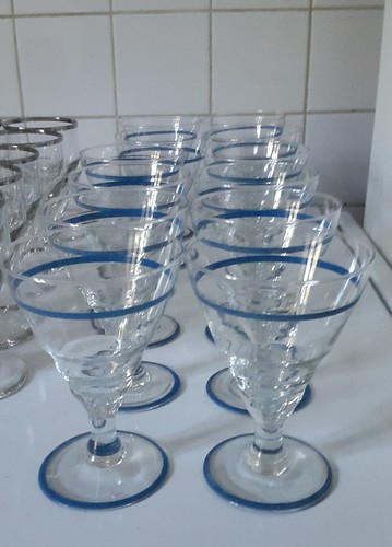 Grands verres pieds - 12,