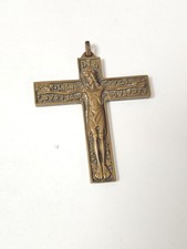 Croix catholique ancienne en