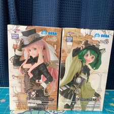 Macross figurine set