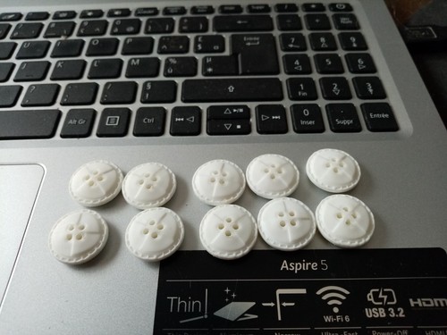 Boutons plastique blanc - ,