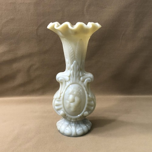 Vase opaline portieux - de,