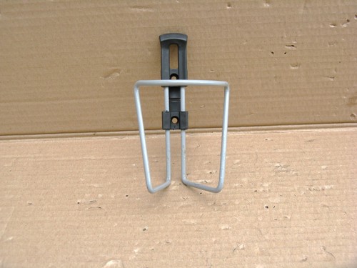 Porte bidon pour velo - bidon, a