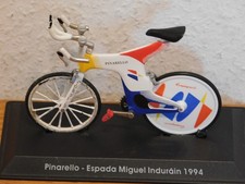 VELO en métal CYCLISME