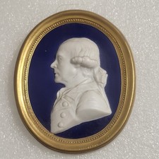 cadre médaillon en porcelaine