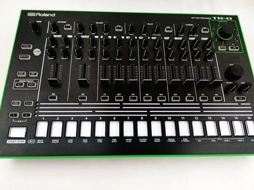 Roland aira rhythm - tr-8,