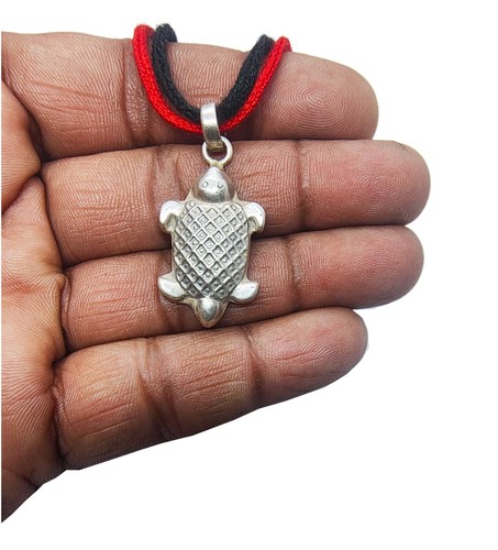 Pendentif tortue sacrée - , en
