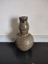 Vase en céramique à motif de