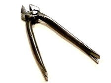 Outil ancien jolie pince à