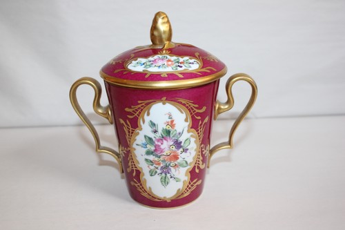 Limoges porcelain covered - , pot