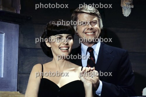 Mireille mathieu exclusive - mireille,