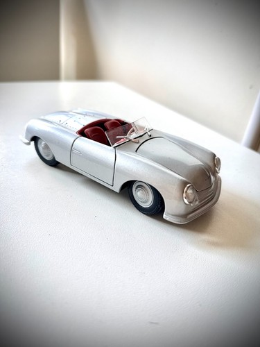 Porsche miniature 356
