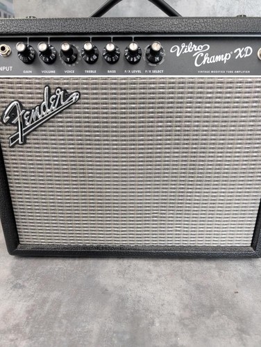 Fender vibro champ guitar - fender,