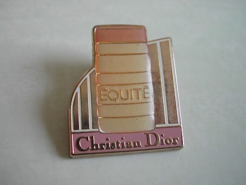 Rare pin christian - christian, dior