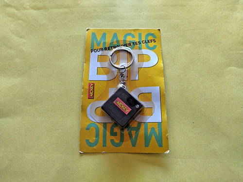 Ancien porte clés journal - porte,