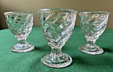 3 anciens coquetiers en