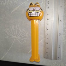 PEZ distributeur - GARFIELD - 4.966.305 - made in SLOVENIA