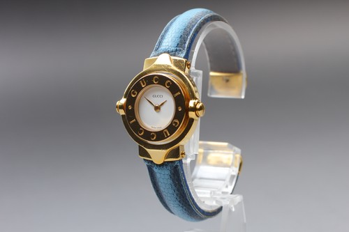 Exc montre à quartz - à,