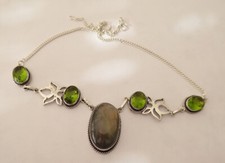 Collier plaqué argent 925 décoré ciselé Labradorite vert quartz