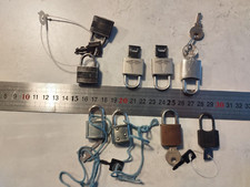 Lot 9 mini cadenas   avec  clés