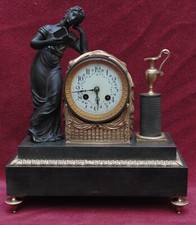 rare magnifique ancienne pendule en bronze époque restauration très bon état