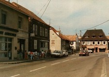 Chatenois-les-Forges - Le centre du village Peugeot 205 Citroen Diane