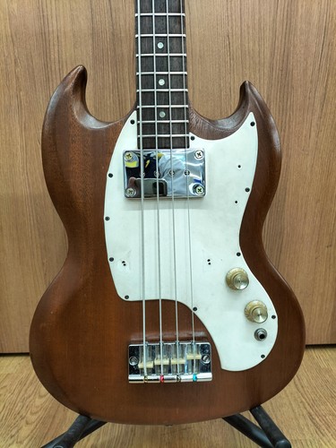 Guitare basse électrique