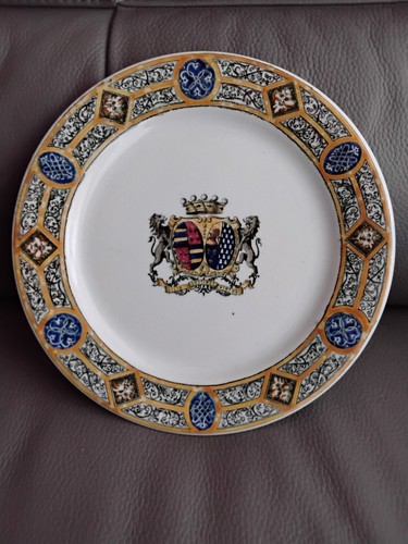 Assiette armoiries polychrome - armoiries,