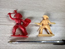 PETIT SOLDAT COW BOY et INDIEN Duroi et W Germany plastique jeux jouet