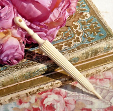 ANCIEN ÉTUI à AIGUILLES figurant un parapluie sculpté XIXe