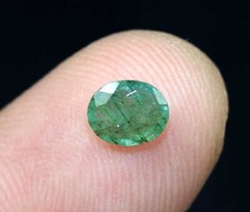 0.75 Cts. Pierre précieuse en