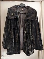 manteau fausse fourrure 38 marque ET DIEU CRÉA LA FEMME taille 38 