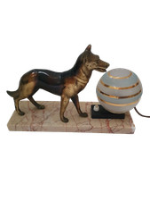 Ancienne lampe de table chien en régule sur socle en marbre art-déco