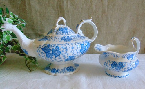 Theiere pot lait faience - a,