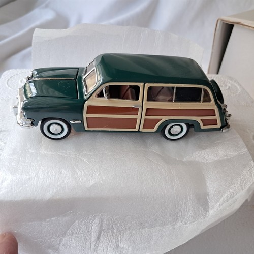 Voiture ford woody - ford, vert