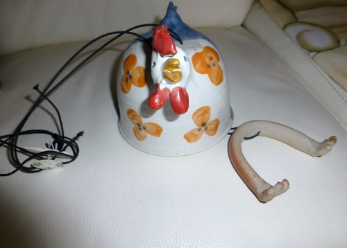 Cloche terre cuite - en, poule