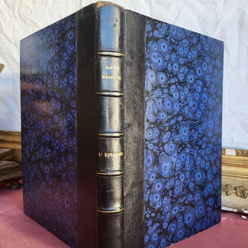 Ancien livre relié cuir