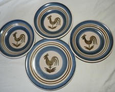 Lot d'assiettes en Grès de LONGCHAMP (décor au COQ) 3 creuses & 1 plate (TBE)