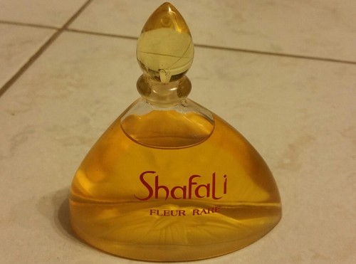 Shafali fleur rare - rare, eau