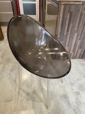 Une chaise mister impossible - une,