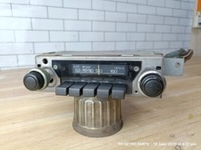 Unité principale autoradio AM Clarion vintage modèle RN-142M ouverte du table...