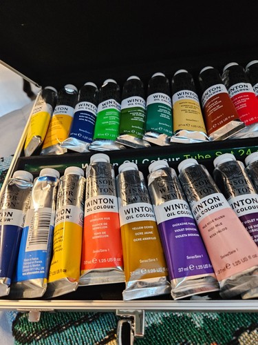 Tube de peinture à - tube,
