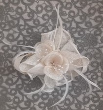 * COIFFE DE CEREMONIE ou