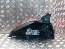 Feu arriere principal gauche