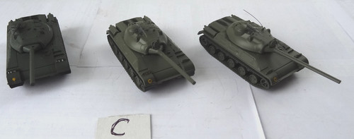 Lot c de 3 - c, chars